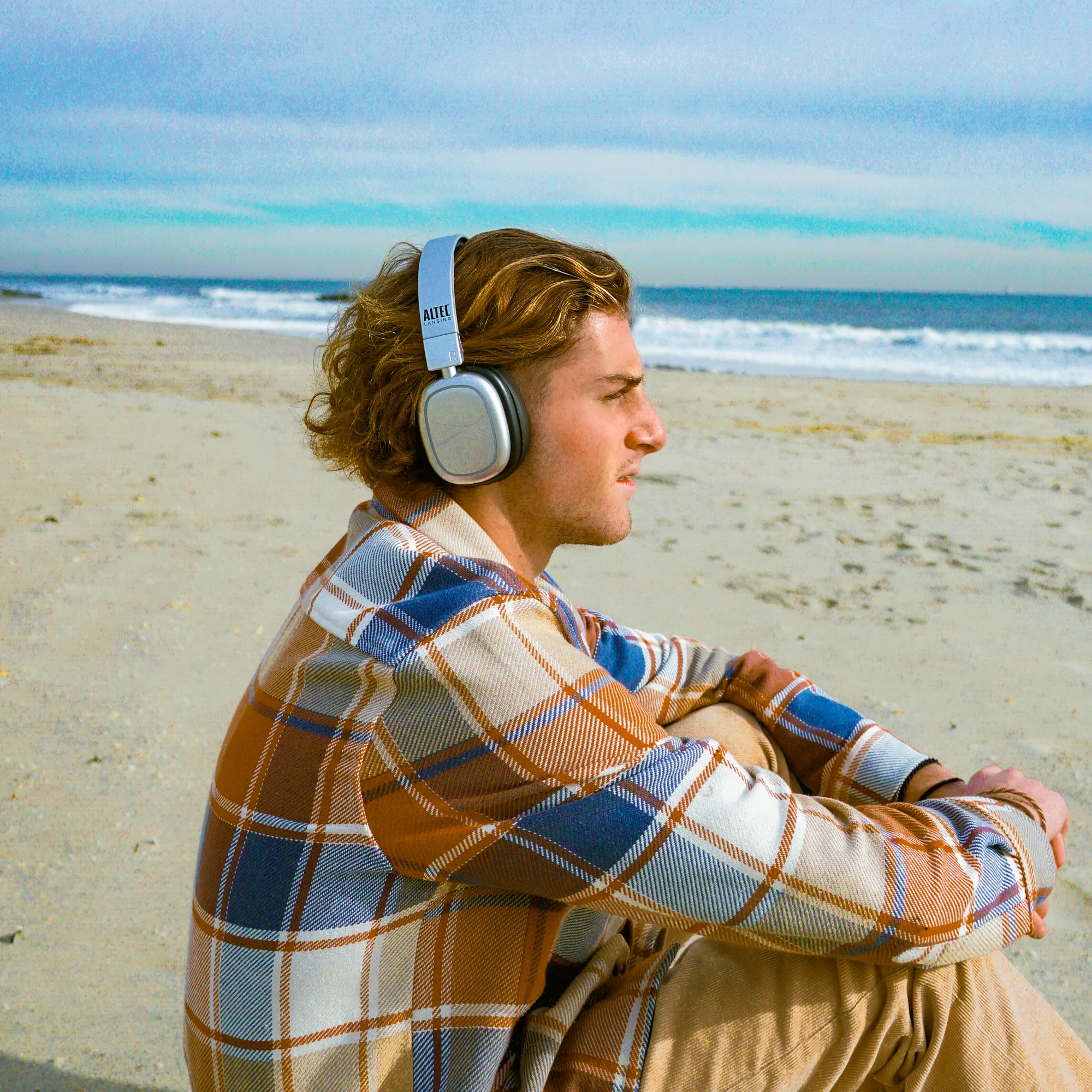 Altec Lansing Nanophones ANC 2.0 Headphones - Image 10