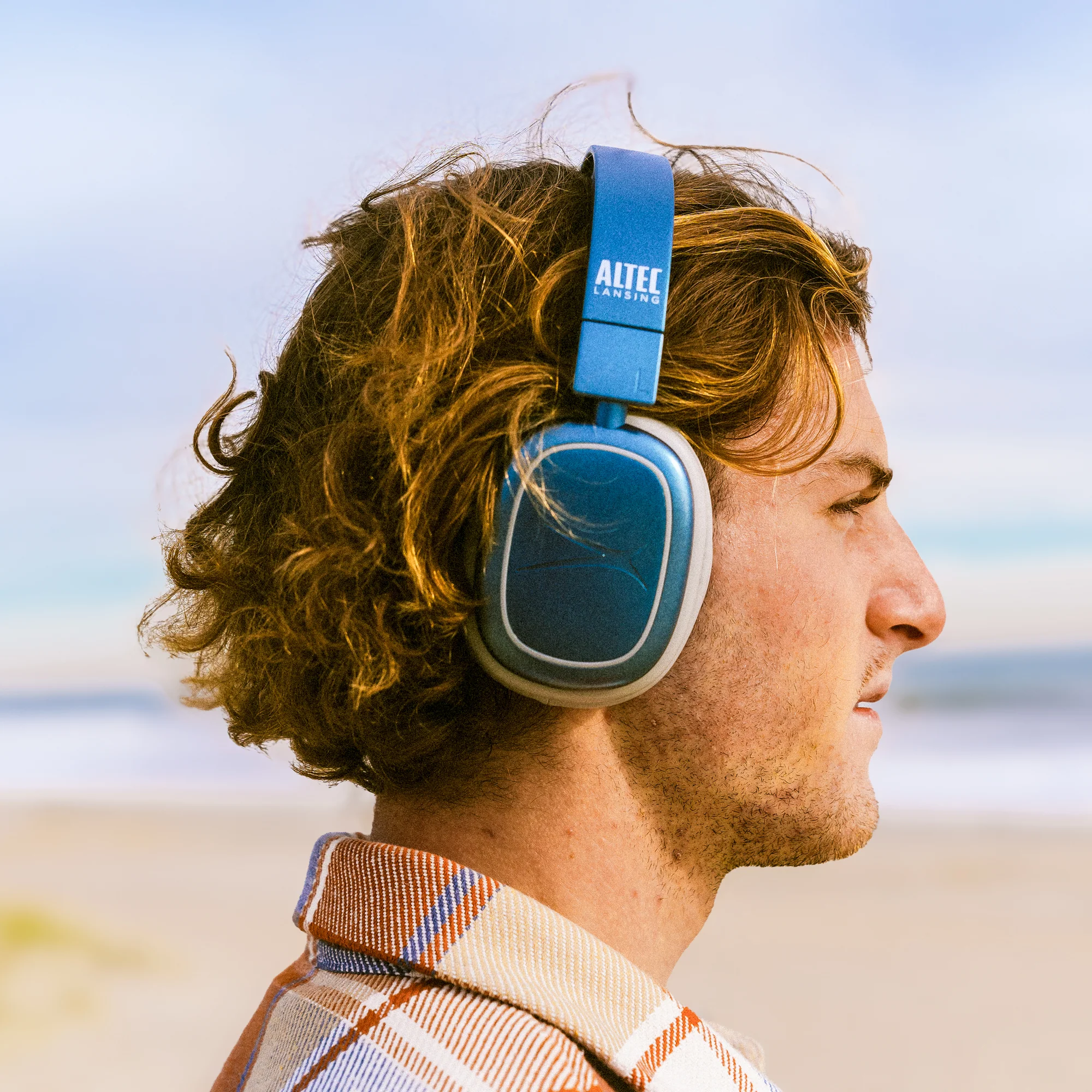Altec Lansing Nanophones ANC 2.0 Headphones - Image 13